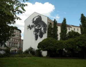 Astronaut_Cosmonaut,_Berlin,_Germany_-_Mural_2007-2